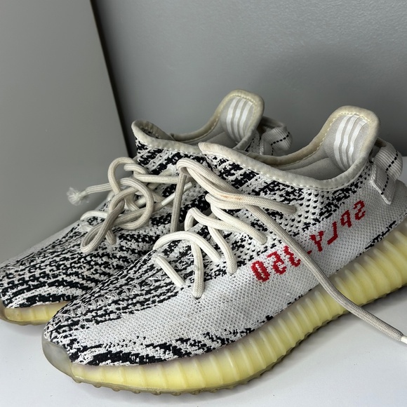 Yeezy shoes - Picture 1 of 7